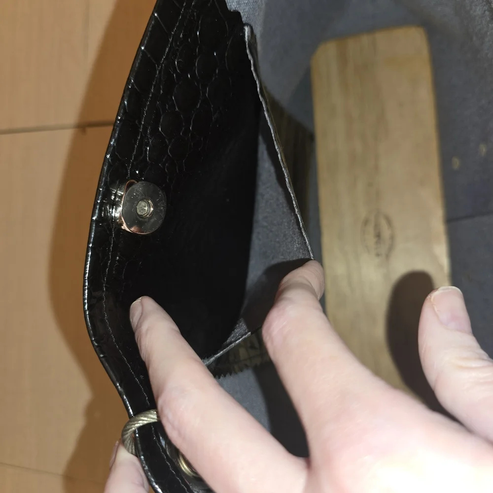 Stash Brand Vintage Elegant Black Croc-Embossed Tote Bag with Wood Base Like New - Picture 8 of 13